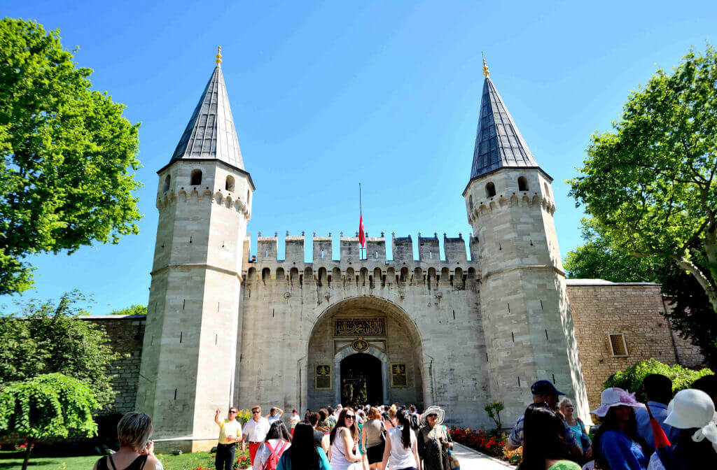 topkapi palace gate